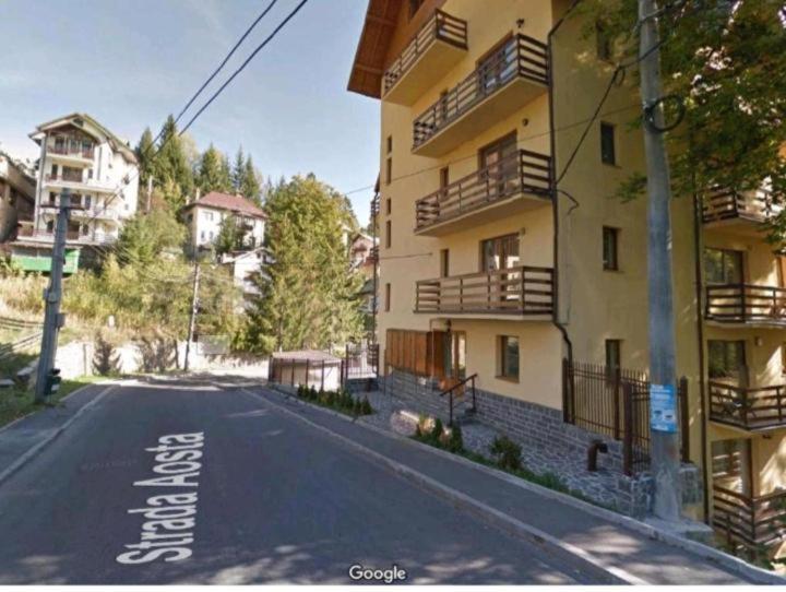 Апартаменты Apartament Aosta Central Синая Экстерьер фото